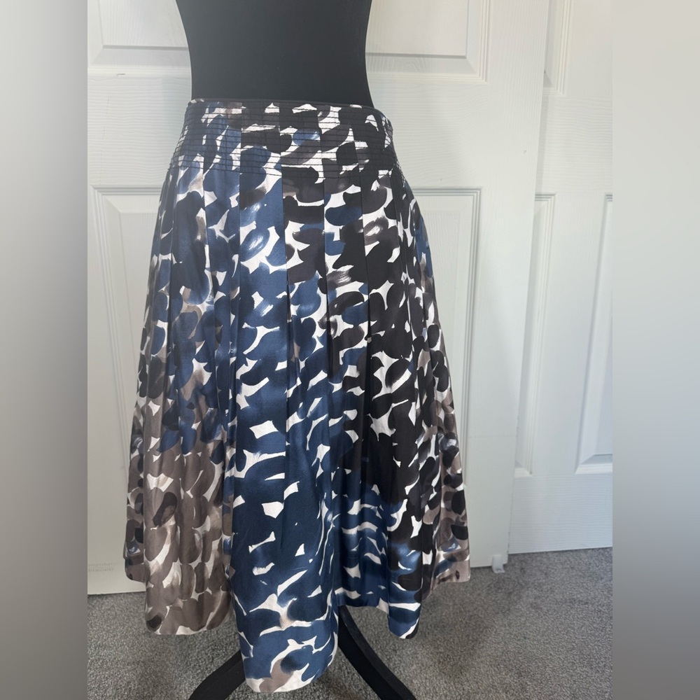 Maeve Women's Camouflage Pleated Midi Skirt. Size 4 - Navy/white/brown/black